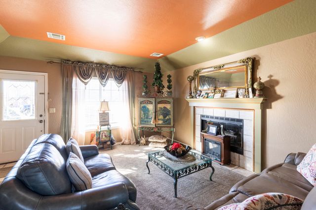 703 E 10th Street, Grove, OK 74344