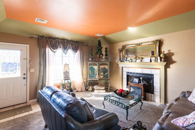 703 E 10th Street, Grove, OK 74344