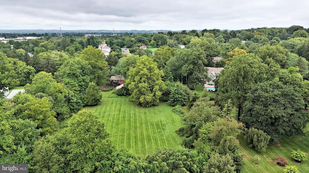 1560 PENLLYN BLUE BELL PIKE, BLUE BELL, PA 19422 — exterior
