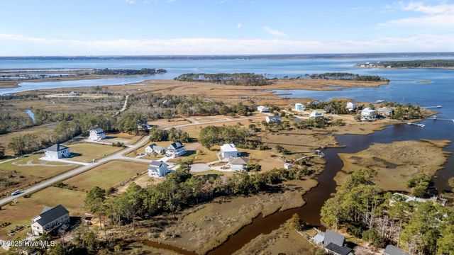 111 Jade Street, Beaufort, NC 28516