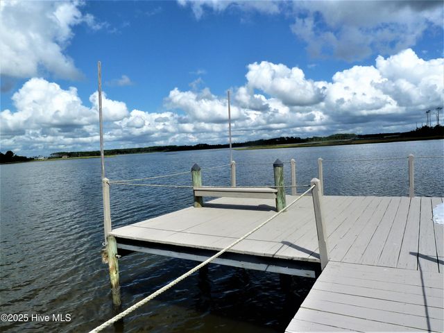 111 Jade Street, Beaufort, NC 28516