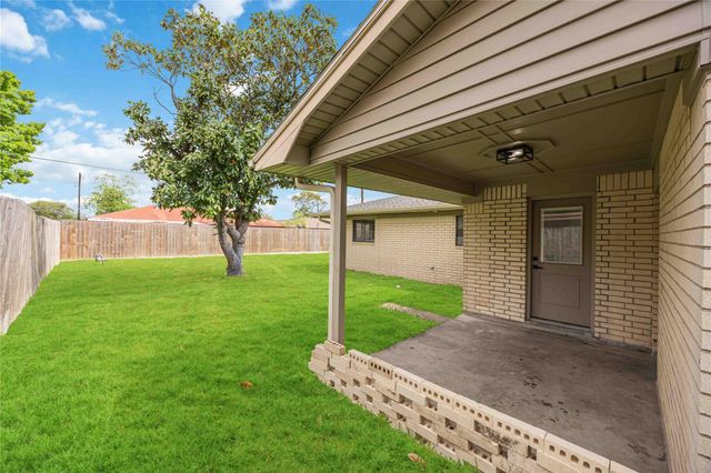 2814 6th Avenue N, Texas City, TX 77590