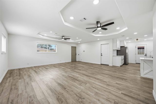 2814 6th Avenue N, Texas City, TX 77590