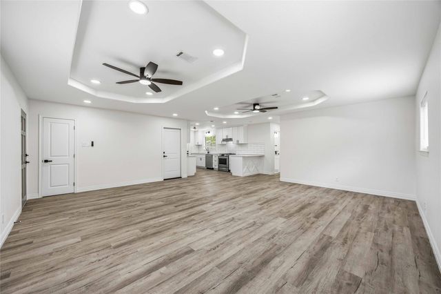 2814 6th Avenue N, Texas City, TX 77590