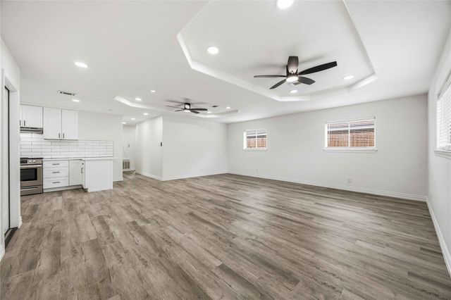 2814 6th Avenue N, Texas City, TX 77590