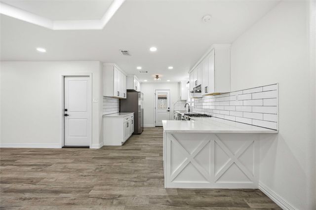 2814 6th Avenue N, Texas City, TX 77590