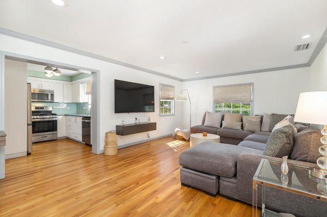 4211 Washington Road, West Palm Beach, FL 33405