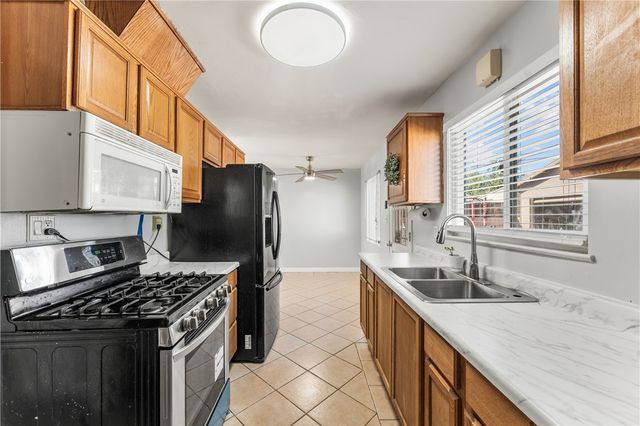 38457 31st E, Palmdale, CA 93550