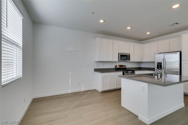 379 Morgan Crest Drive, Henderson, NV 89015