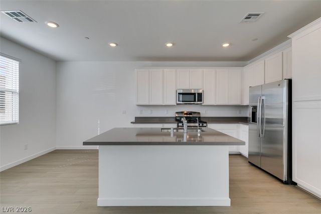 379 Morgan Crest Drive, Henderson, NV 89015