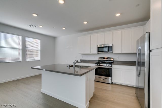 379 Morgan Crest Drive, Henderson, NV 89015