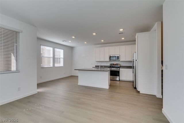 379 Morgan Crest Drive, Henderson, NV 89015