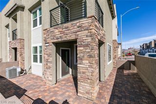 379 Morgan Crest Drive, Henderson, NV 89015