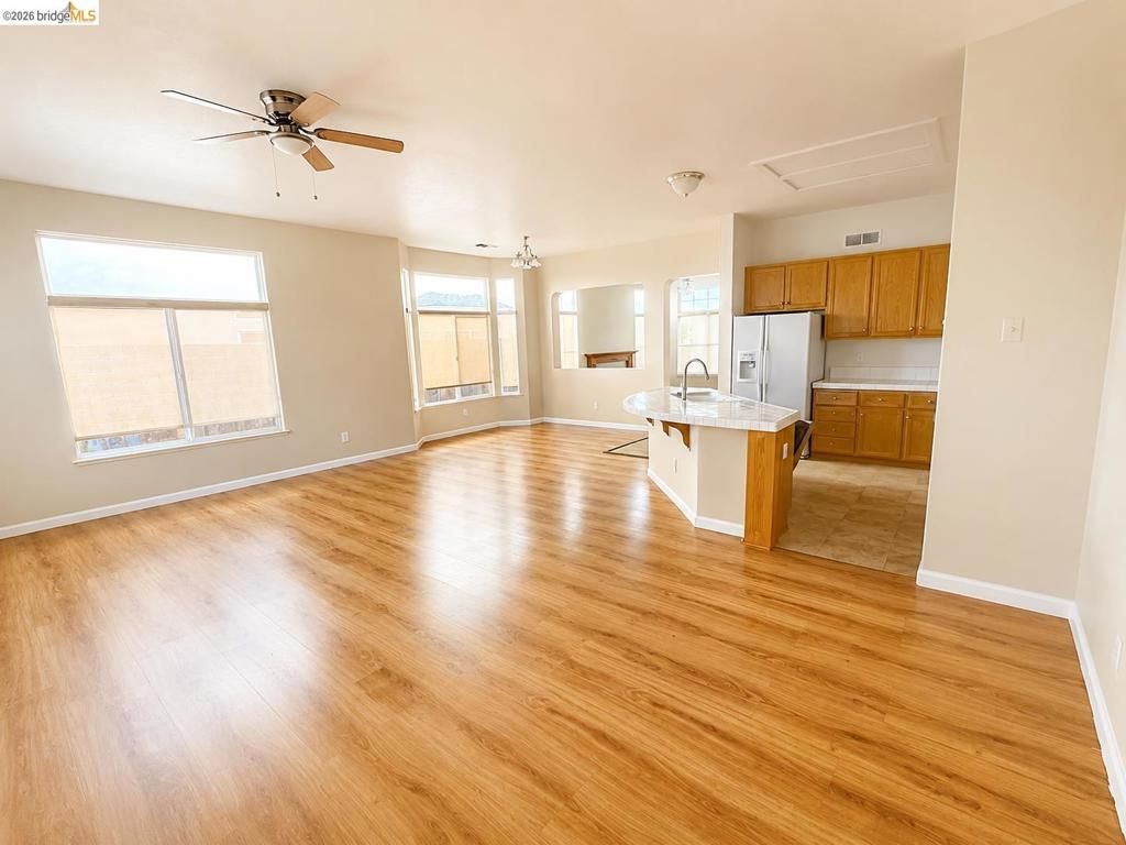 Image 11 of property listing at 131 Legacy St, Manteca, CA 95337