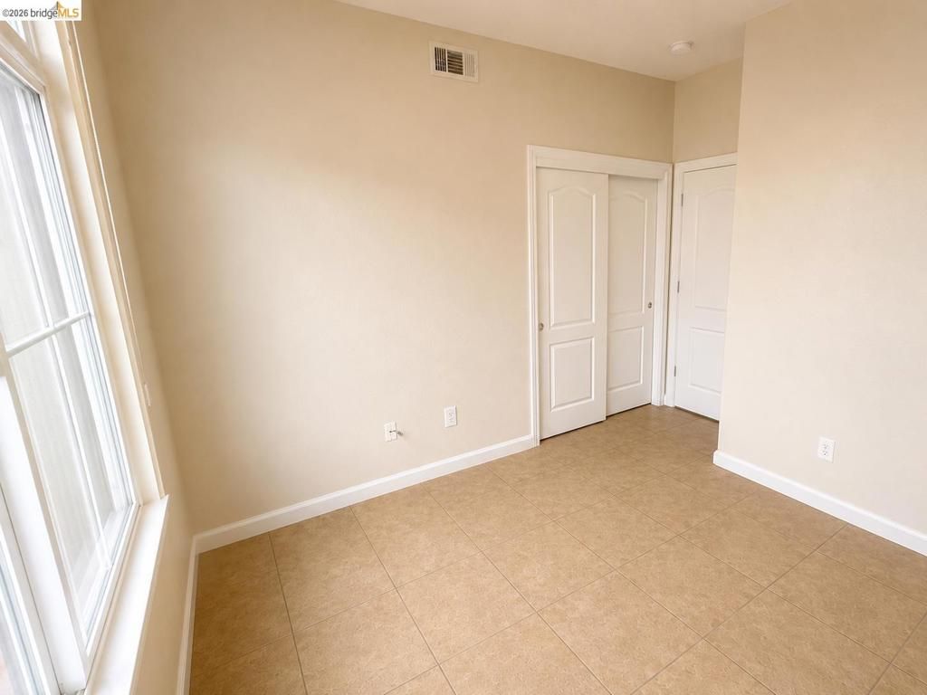 Image 13 of property listing at 131 Legacy St, Manteca, CA 95337