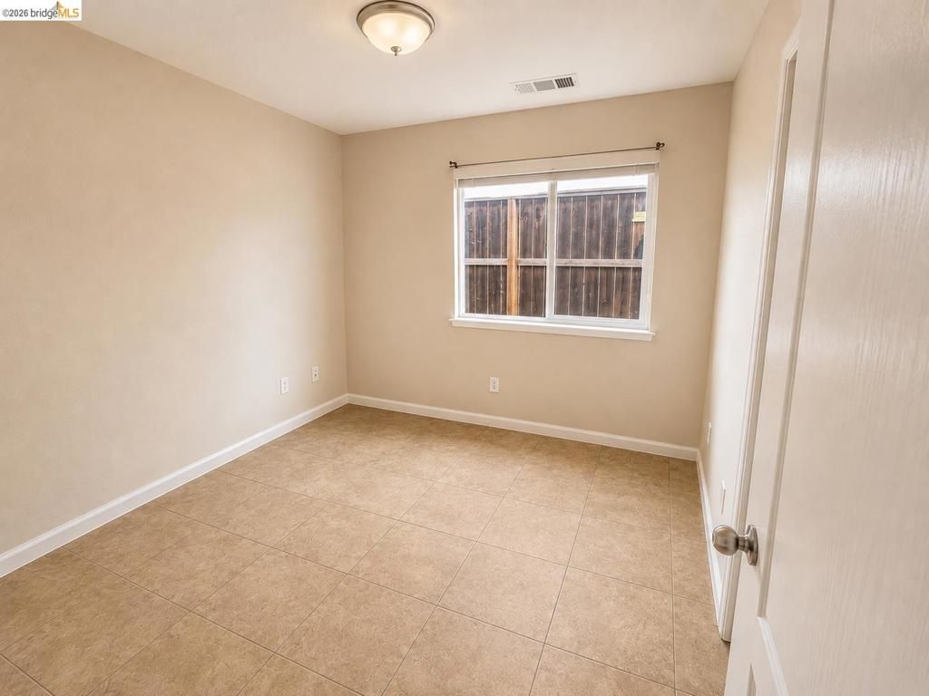 Image 14 of property listing at 131 Legacy St, Manteca, CA 95337