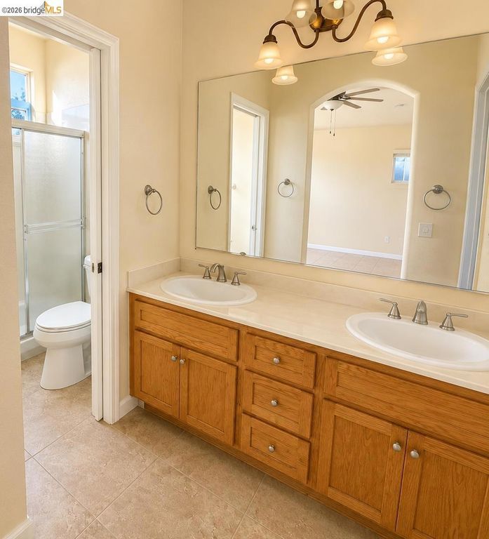 Image 9 of property listing at 131 Legacy St, Manteca, CA 95337