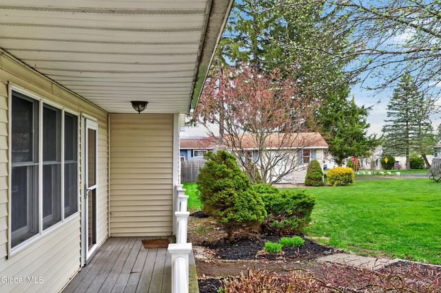 19 Wisconsin Avenue, East Greenbush, NY 12144