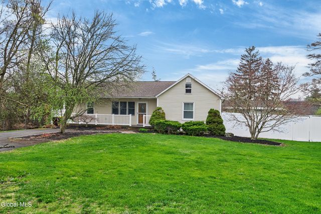 19 Wisconsin Avenue, East Greenbush, NY 12144