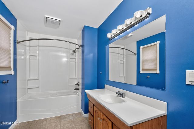 19 Wisconsin Avenue, East Greenbush, NY 12144