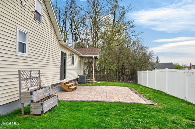 19 Wisconsin Avenue, East Greenbush, NY 12144