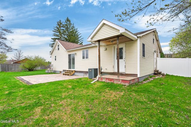 19 Wisconsin Avenue, East Greenbush, NY 12144