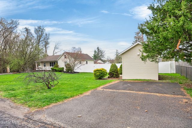 19 Wisconsin Avenue, East Greenbush, NY 12144