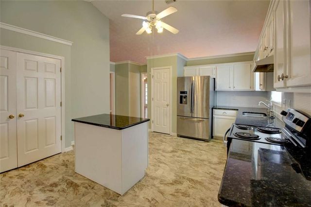 195 Manor Oak Drive, Covington, GA 30014