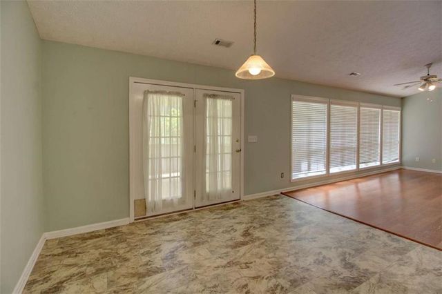 195 Manor Oak Drive, Covington, GA 30014