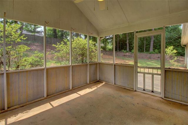 195 Manor Oak Drive, Covington, GA 30014