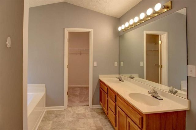 195 Manor Oak Drive, Covington, GA 30014