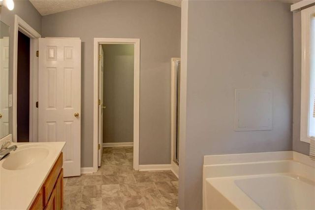 195 Manor Oak Drive, Covington, GA 30014