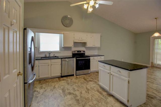 195 Manor Oak Drive, Covington, GA 30014