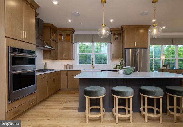 102 MARION RD, Pennington, NJ 08534