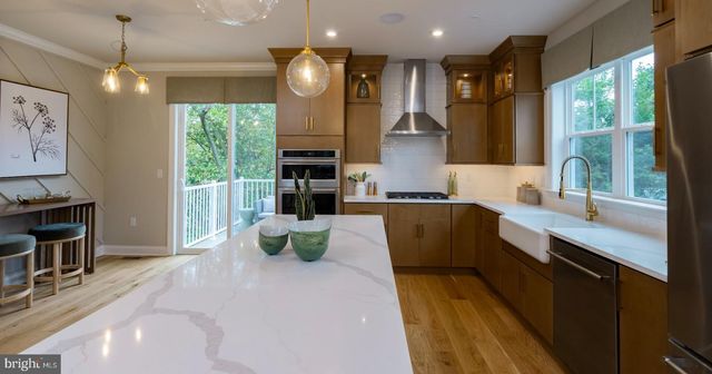 102 MARION RD, Pennington, NJ 08534