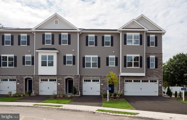 102 MARION RD, Pennington, NJ 08534