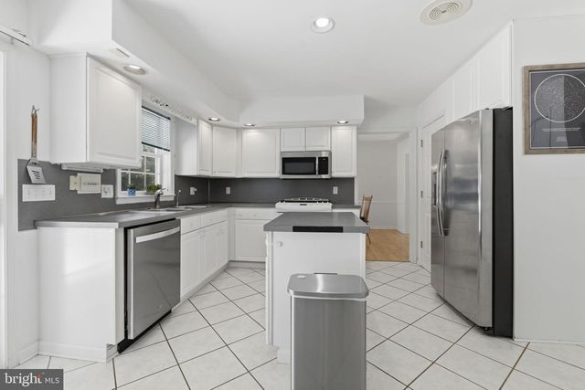 16 LIBERTY AVE, New Freedom, PA 17349
