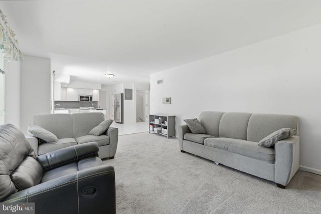 16 LIBERTY AVE, New Freedom, PA 17349