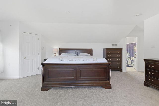 16 LIBERTY AVE, New Freedom, PA 17349