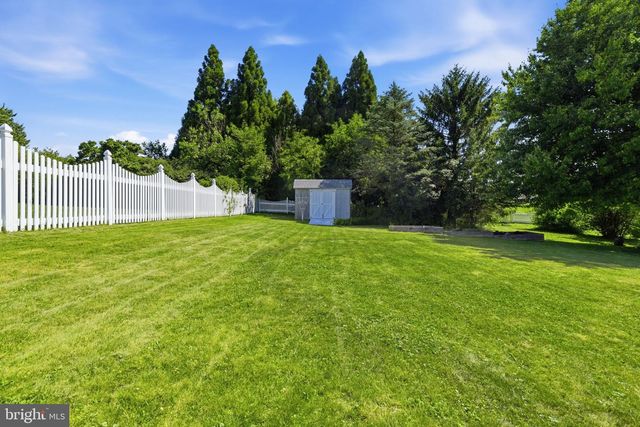 16 LIBERTY AVE, New Freedom, PA 17349