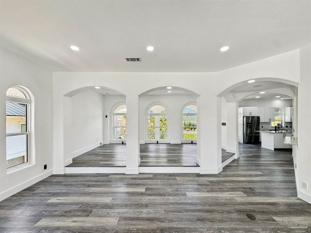 21 E Galvez Ct, Pensacola Beach, FL 32561