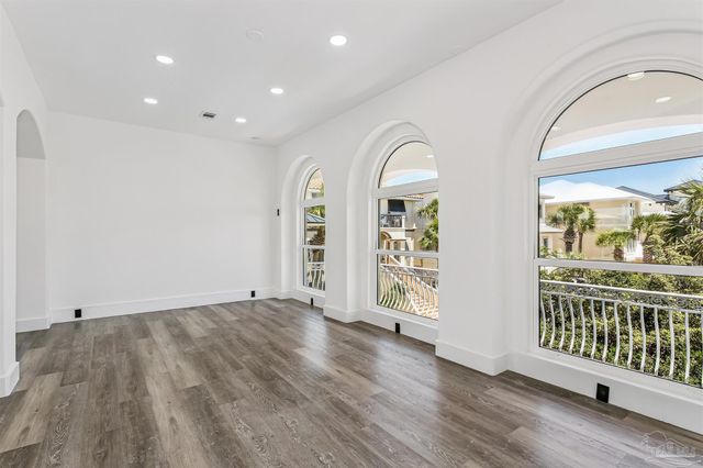 21 E Galvez Ct, Pensacola Beach, FL 32561