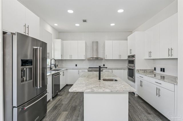 21 E Galvez Ct, Pensacola Beach, FL 32561