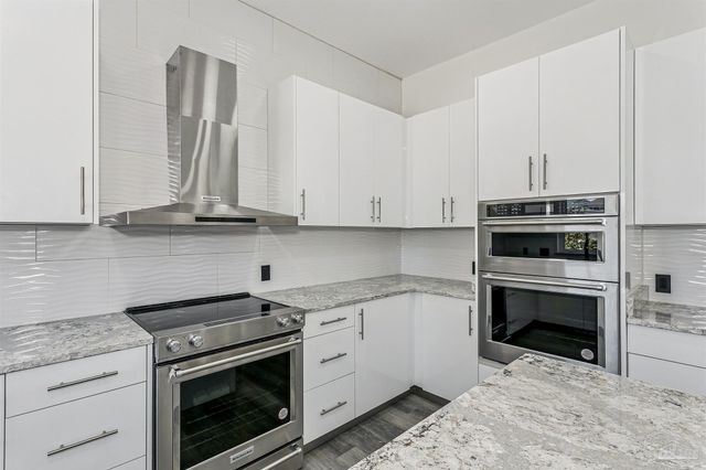 21 E Galvez Ct, Pensacola Beach, FL 32561