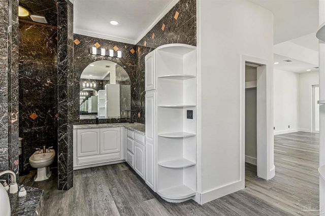 21 E Galvez Ct, Pensacola Beach, FL 32561