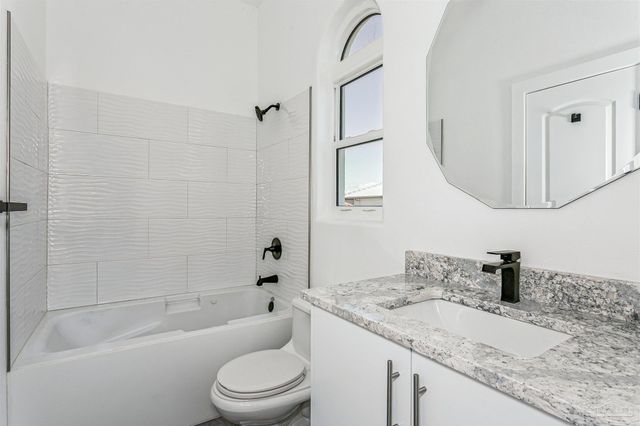 21 E Galvez Ct, Pensacola Beach, FL 32561