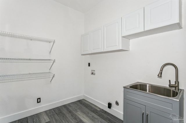 21 E Galvez Ct, Pensacola Beach, FL 32561