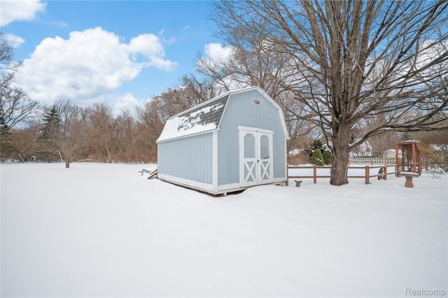 1928 Orchard Drive, Stevensville Village, MI 49127