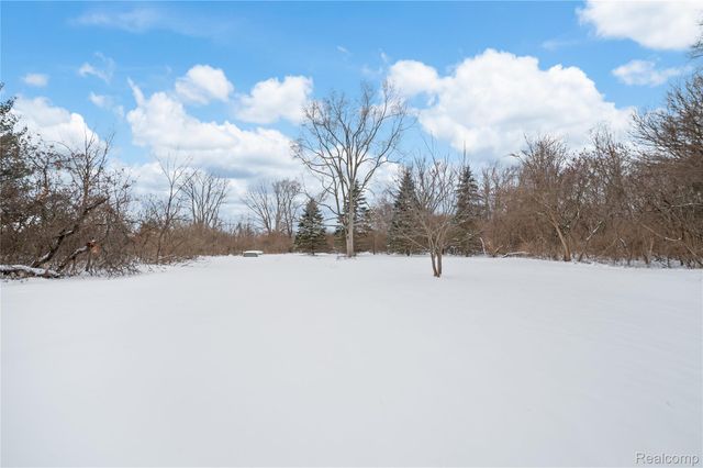 1928 Orchard Drive, Stevensville Village, MI 49127