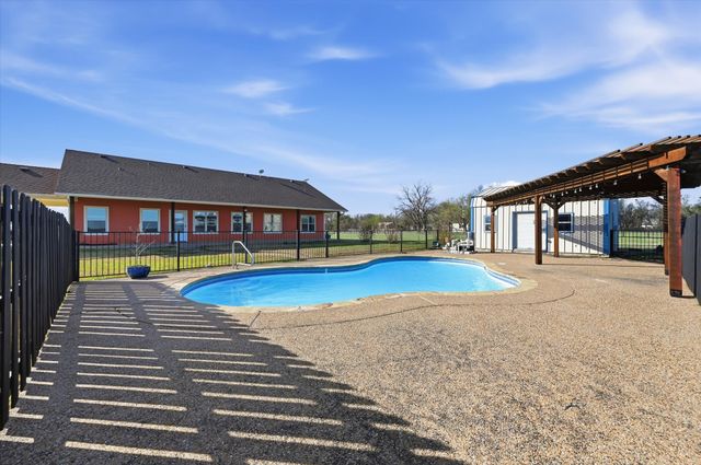 1616 Nash Howard Road, Waxahachie, TX 75165